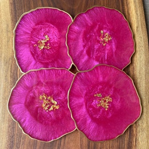 Pink Resin geode agate Coasters Set, Magenta pink with gold accents. Great Mother’s Day gift