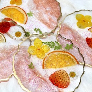 Handmade Real Dried Fruits Flowers Drink Coasters Autumn Fruit Unique Gift Idea Bar Holiday Resin Winter Summer Floral Resin Coasters
