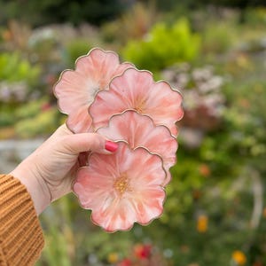 Pastel coral flower coasters with gold accents, handmade epoxy resin coasters or small jewelry trays, resin coaster set in orange pink, 4.5”